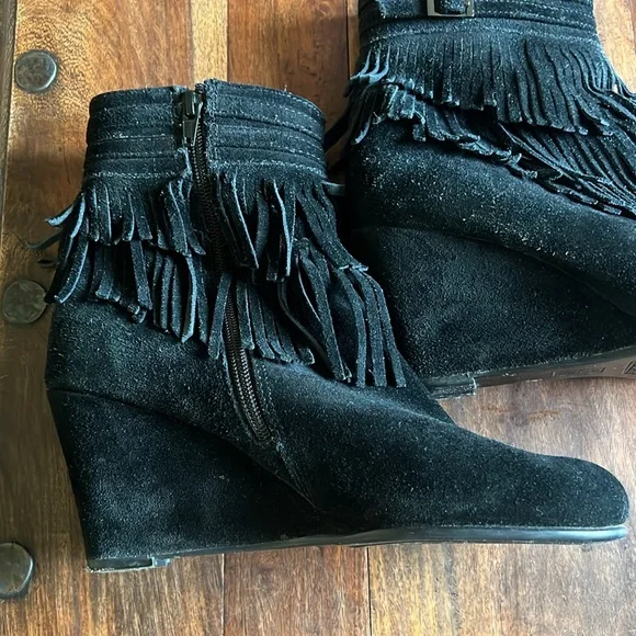 Aerosoles Black Suede Womens Ankle Wedges With Tassel Size 8 - Picture 6 of 12